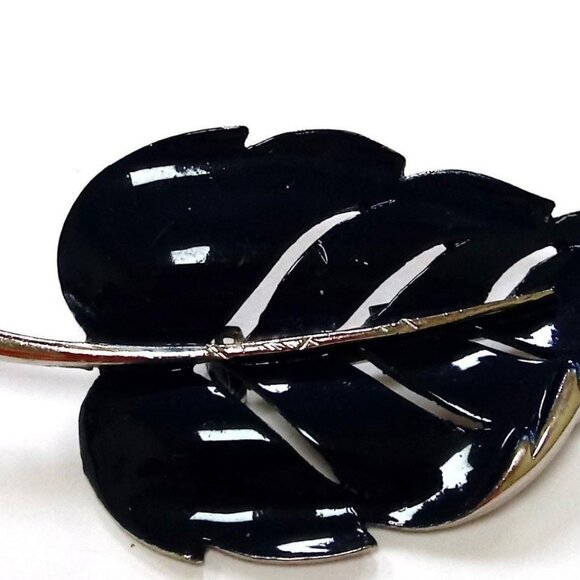 Vintage Leaf Brooch Pin In Black & Silver-Tone - Picture 2 of 10